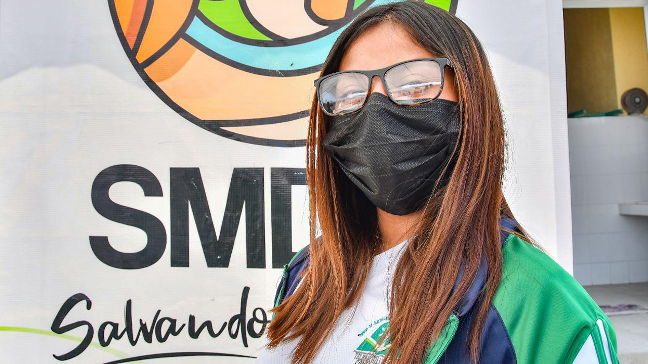 Entrega SMDIF Huamantla lentes gratuitos a estudiantes del pueblo de san José Xicohténcatl