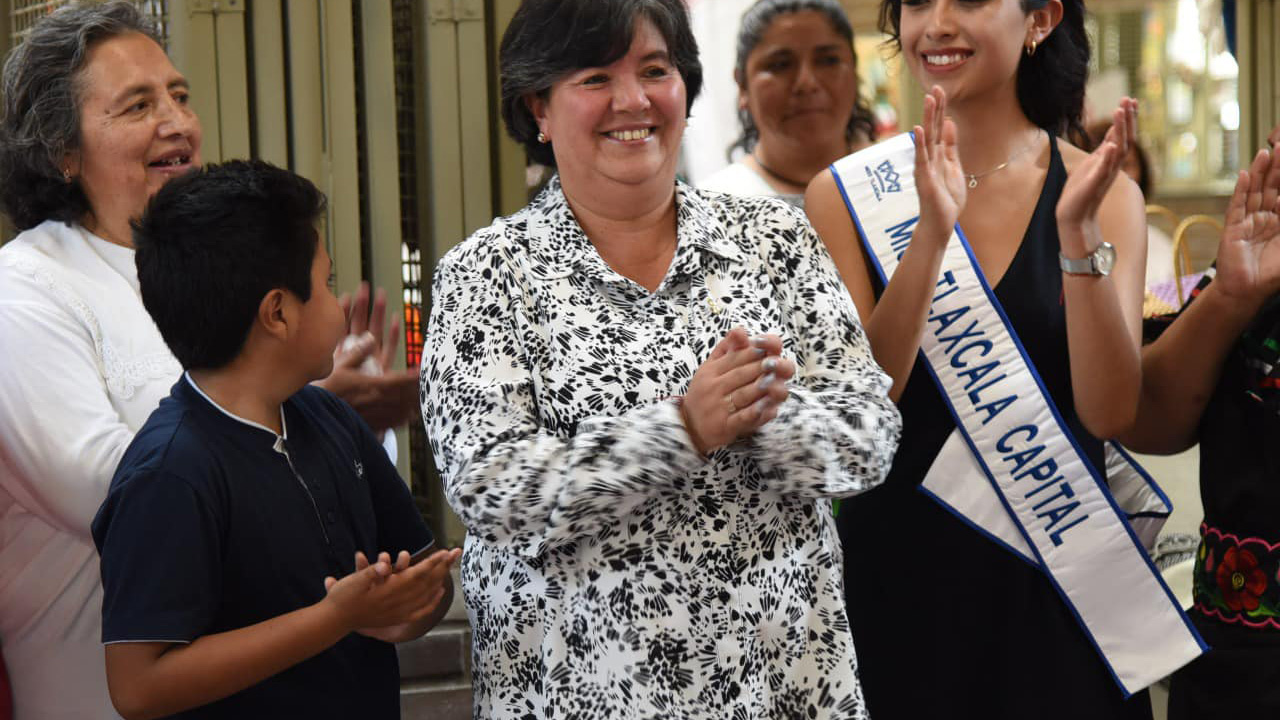 Realizan fiesta mexicana en el mercado de artesanos de Tlaxcala Capital