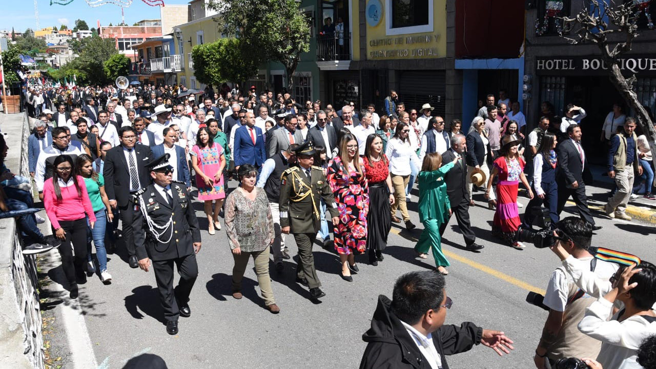 Maribel Pérez Arenas asistió a la ceremonia conmemorativa al 213 aniversario del inicio de la lucha por la independencia de México