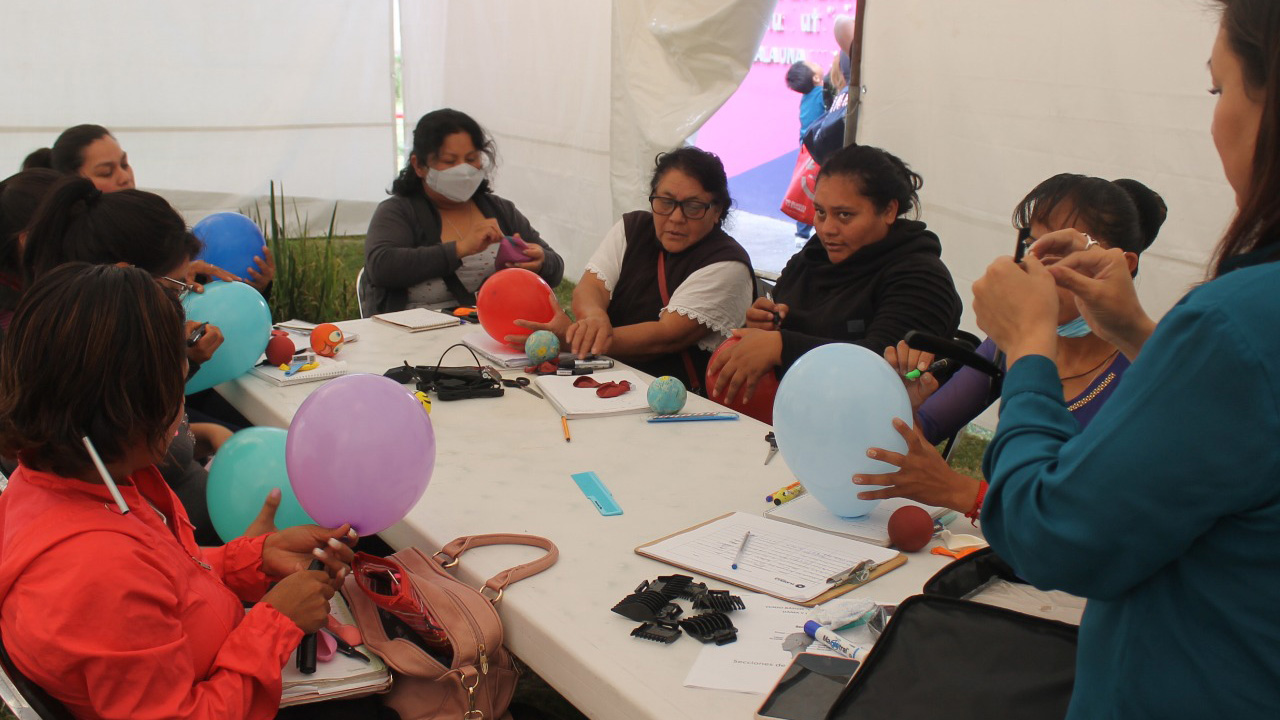 Empoderan a beneficiarias del programa “Bienestar para tu nutrición” a través de talleres de corte de cabello