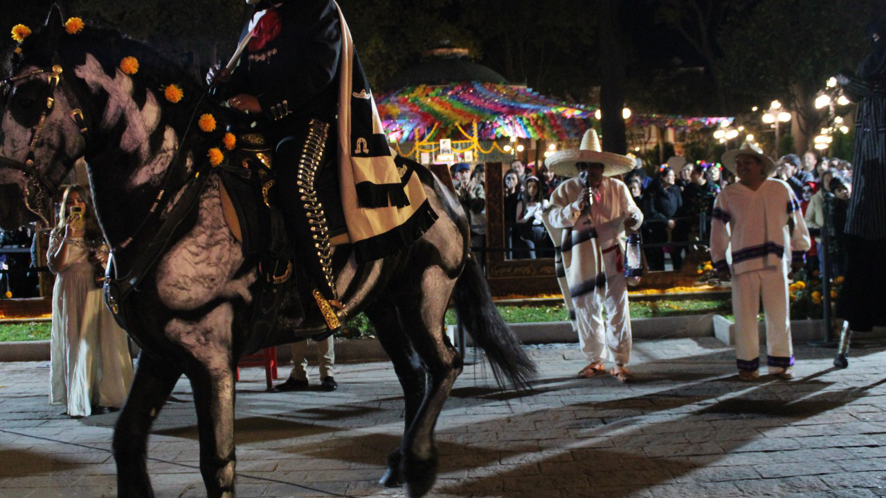 Celebran "Día de Todos los Santos” en Tlaxcala Capital