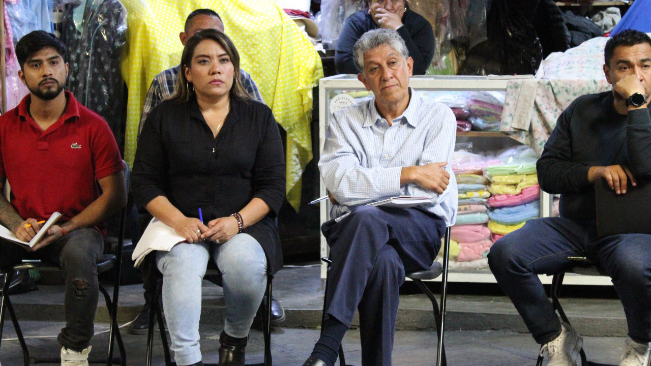 Acuerdan Ayuntamiento de Tlaxcala y comerciantes, regular la actividad en zona del mercado