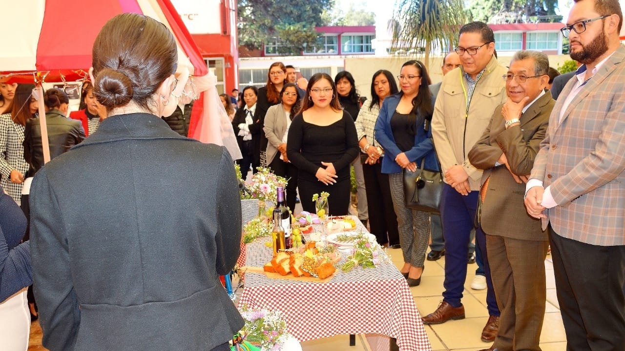 Fortalece UATx conocimientos de estudiantes en turismo internacional