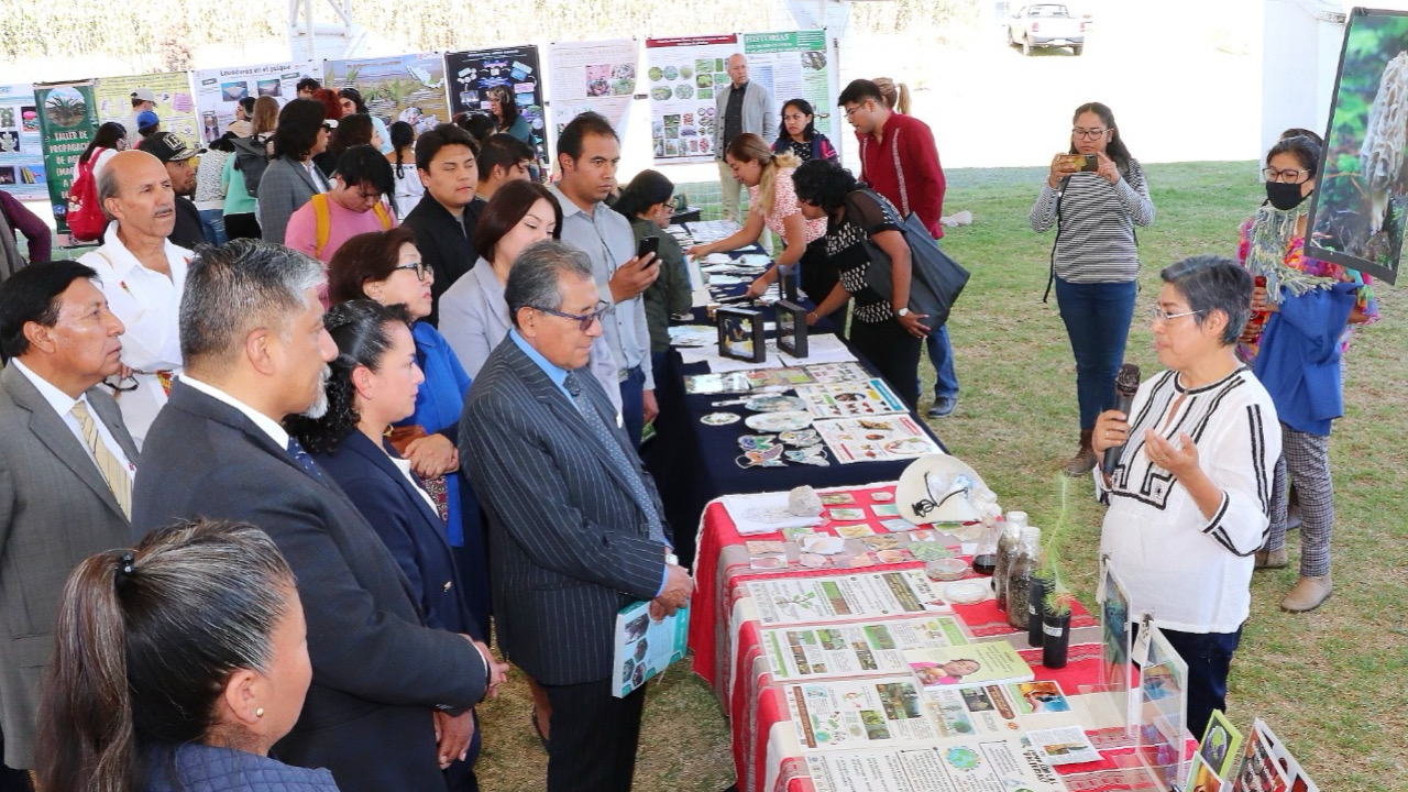 Celebró UATx anniversario del Centro de Investigaciones en Ciencias Biológicas