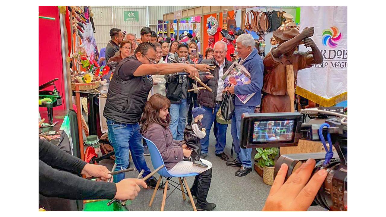 Cautiva Huamantla en el tianguis de pueblos mágicos 2023