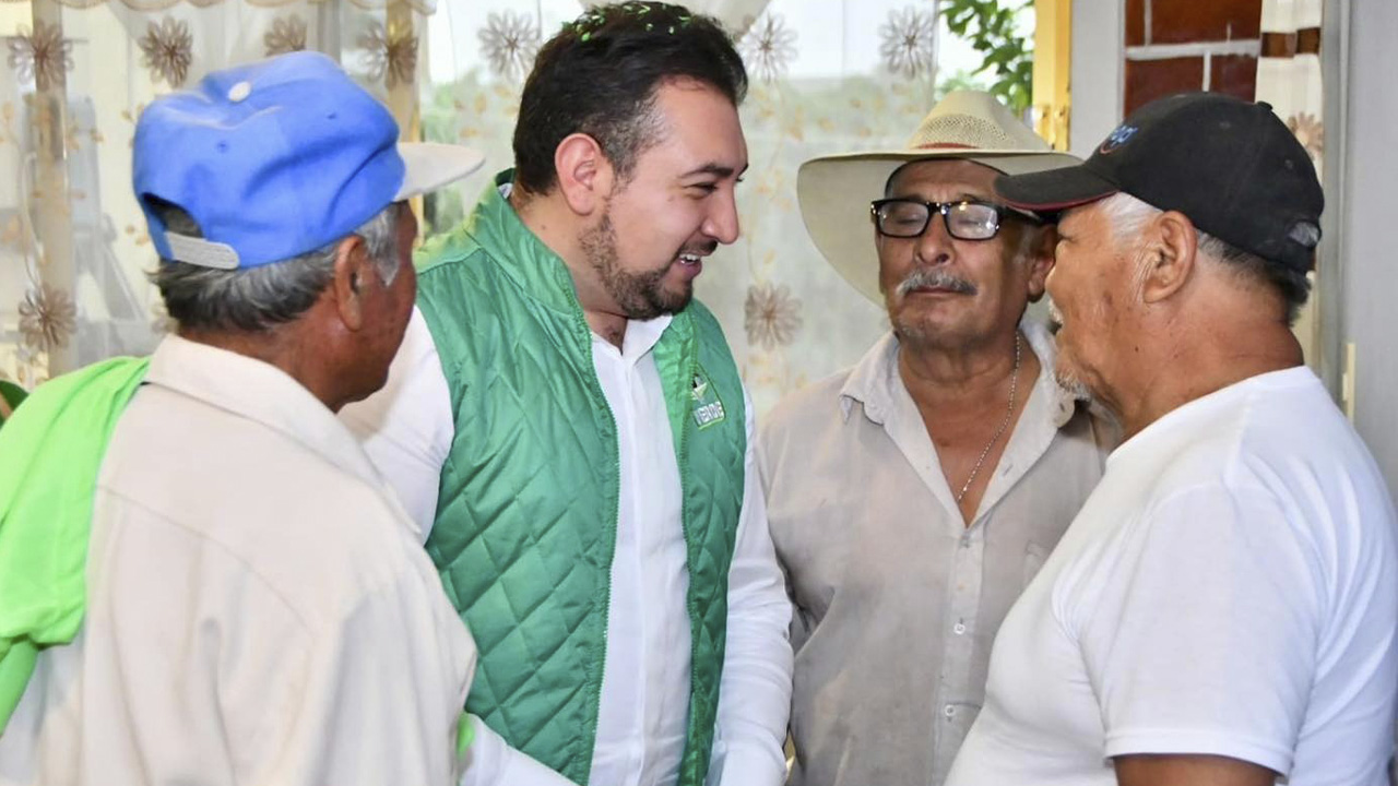 Salvador Santos Cedillo, un candidato cercano a la gente en la carrera por Huamantla