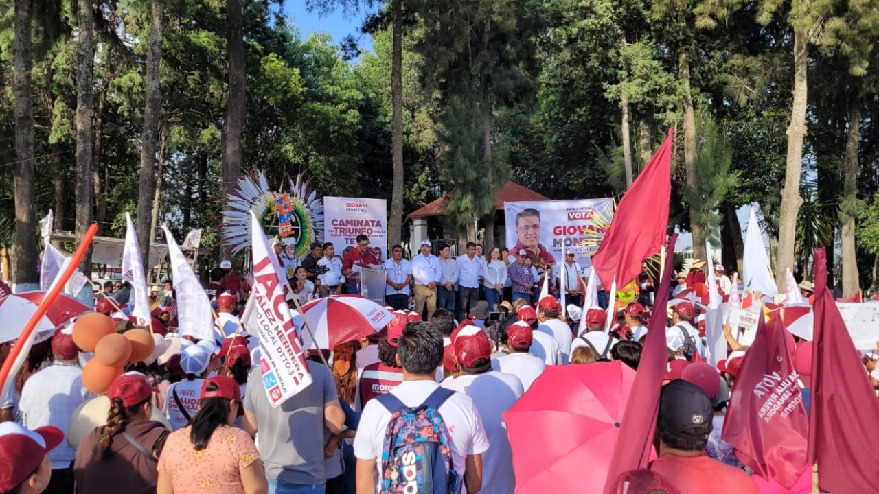 Giovani Montiel encabeza mega caminata en Tetla de la Solidaridad