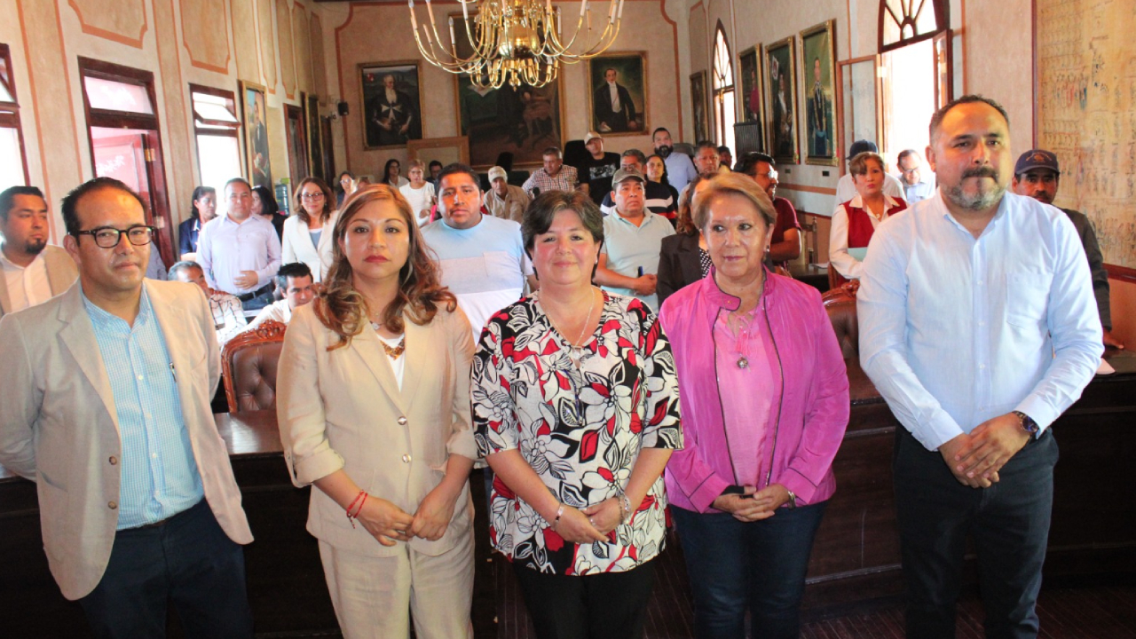 Reconoce Ayuntamiento de Tlaxcala a trabajadores por años de servicio