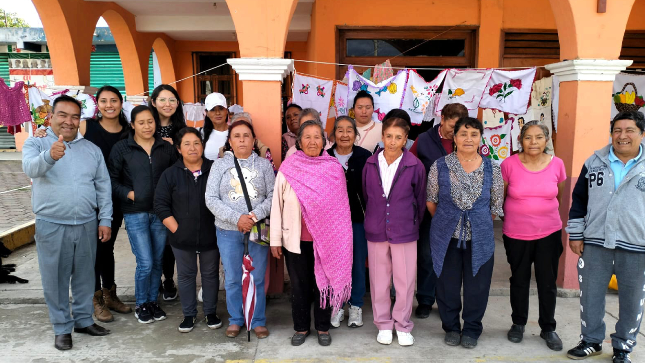 Rescatar la identidad textil de Chiautempan, una prioridad de Blanca Angulo