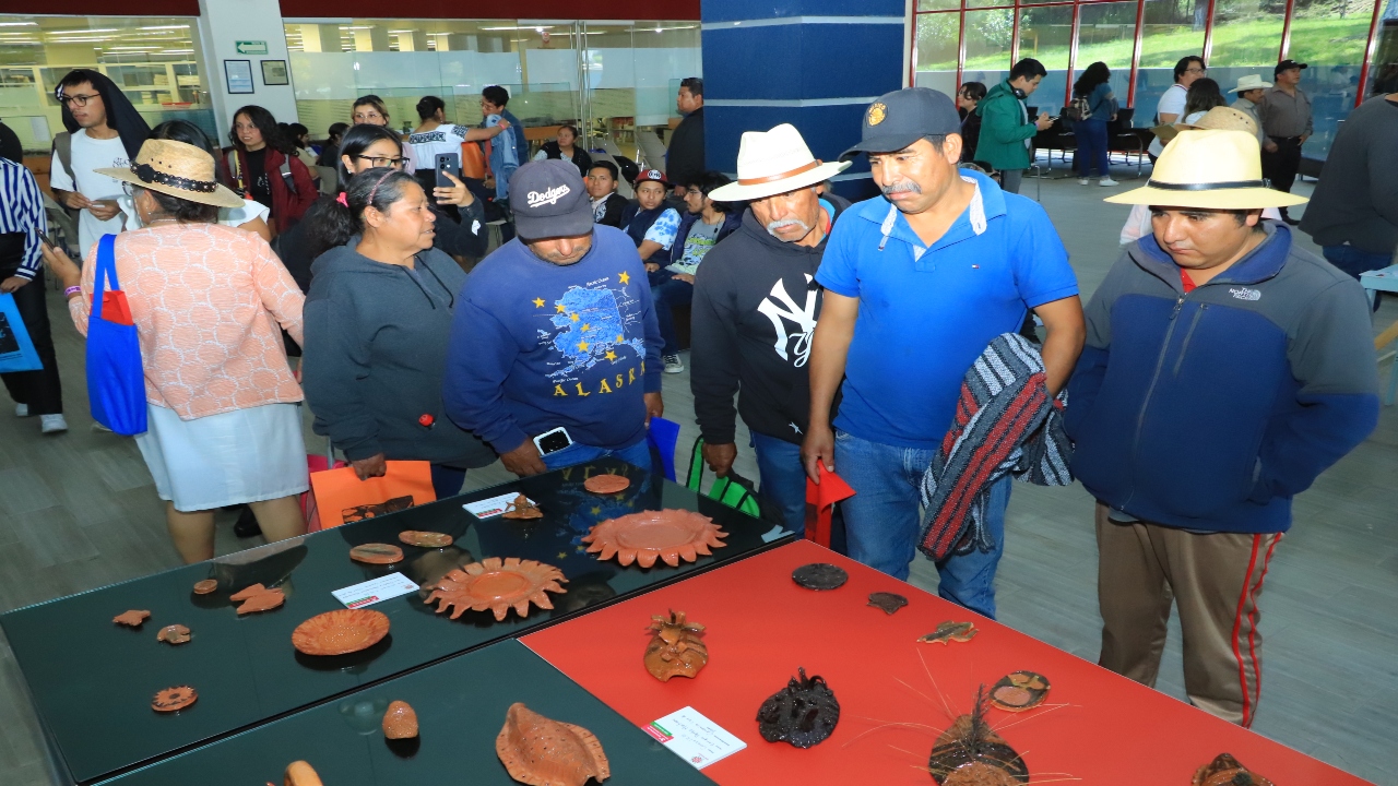 Inauguran en la UATx las exposiciones