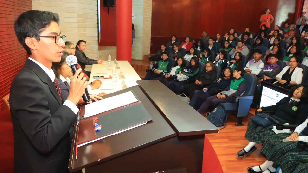 Miden sus conocimientos estudiantes de bachillerato en la Olimpiada de Biología