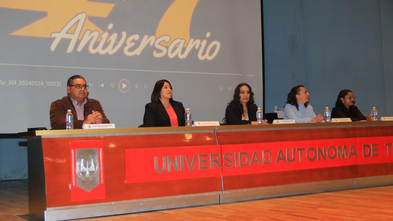 Conmemora Trabajo Social de la UATx 47 años de labor académica