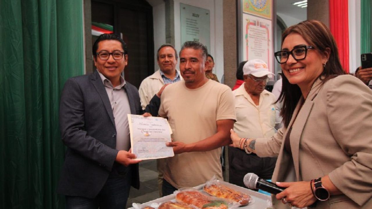 Reconocen la labor de artesanos de Totolac en el congreso del estado