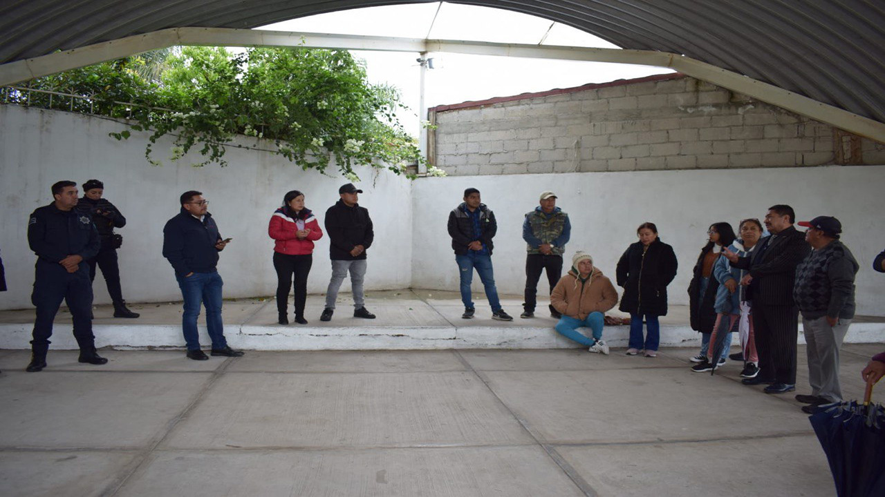 Presidente de Zacatelco brinda atención a llamados de grupos vecinales.