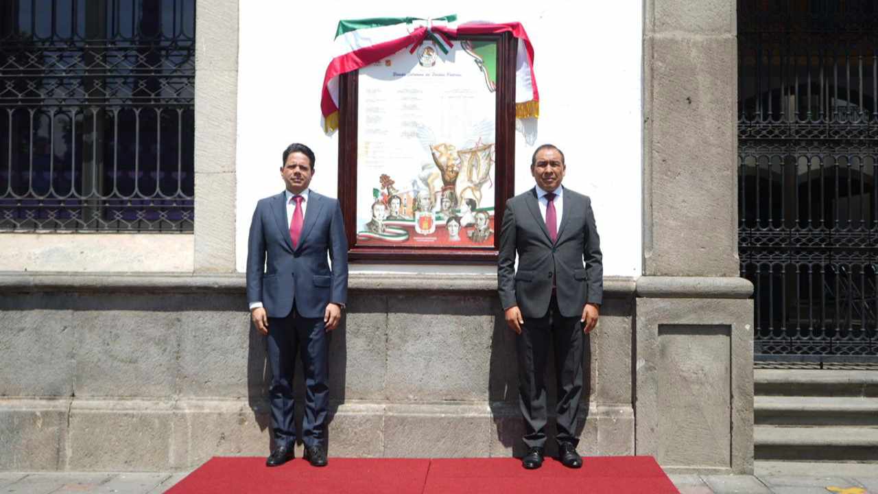 Colocan Bando Solemne en el Congreso del Estado