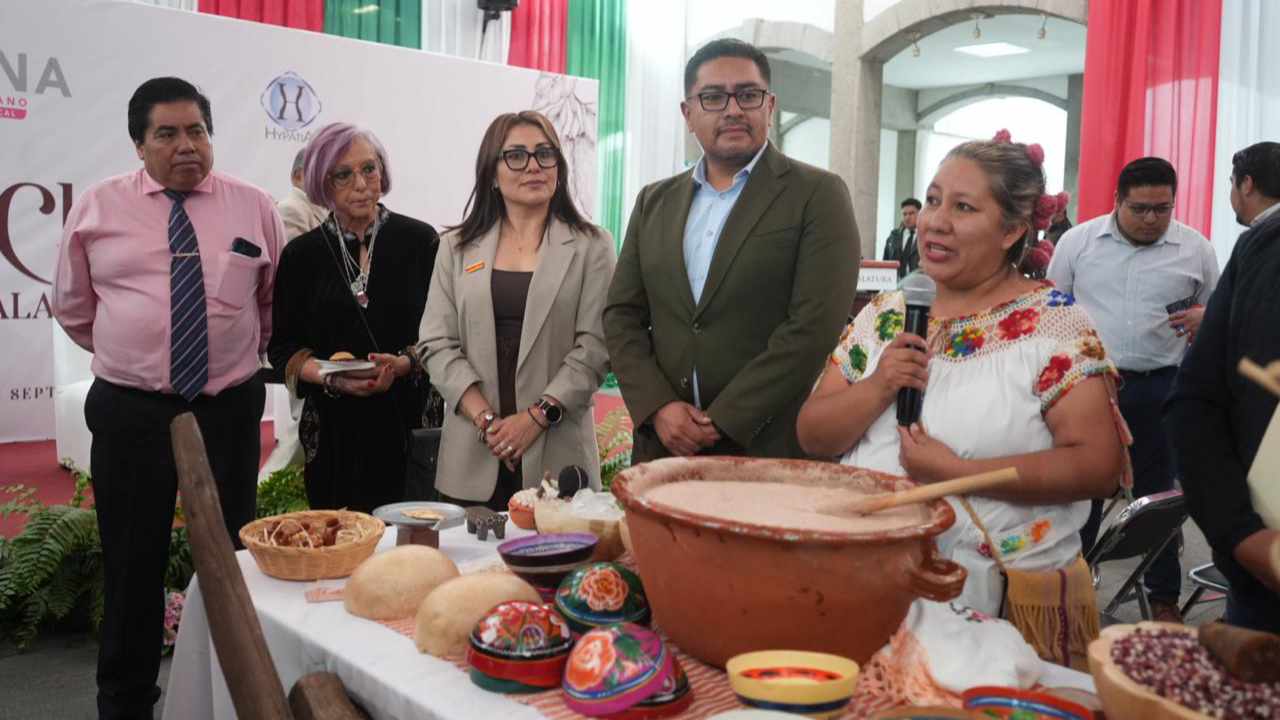 Reconoce Diputada Reyna Flor Báez a promotores del cacao en Tlaxcala