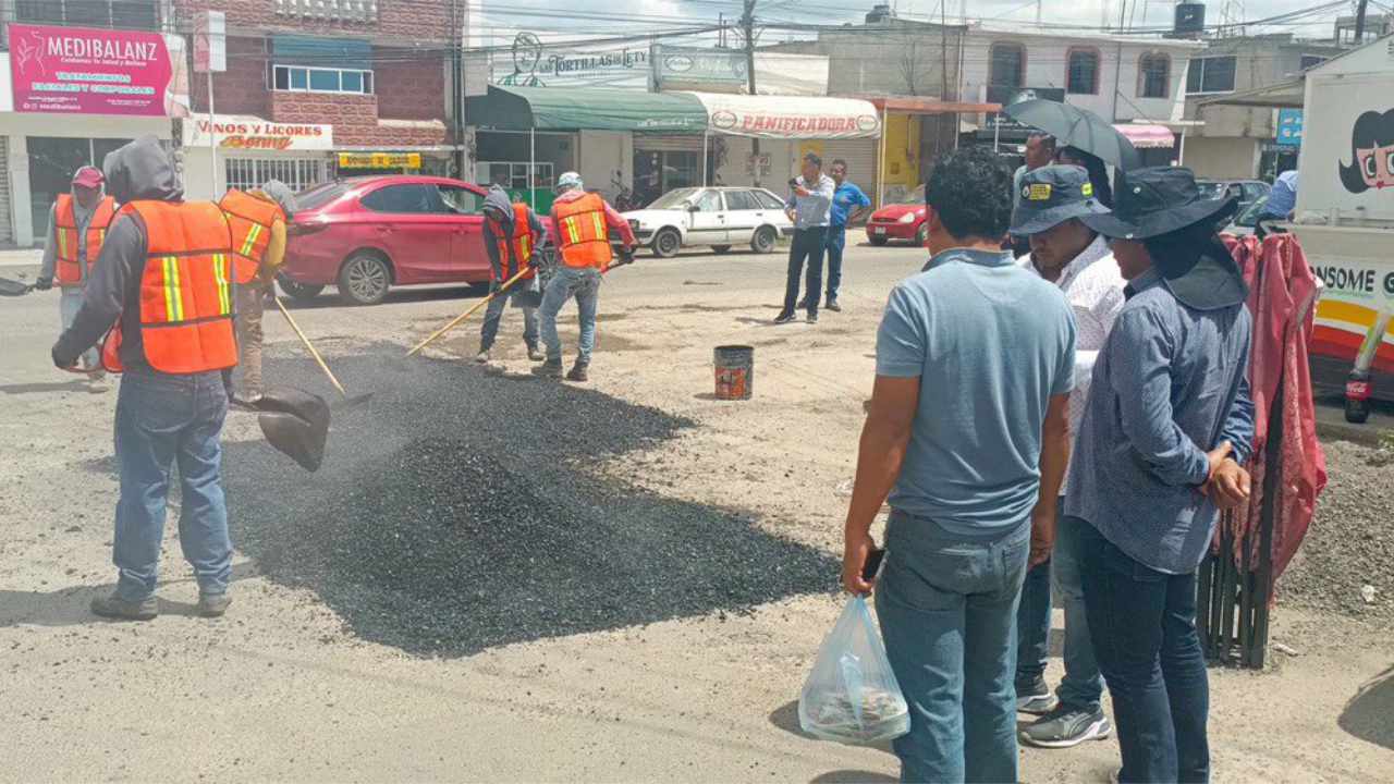 Cuadrillas de Bacheo Trabajan en Diversos Puntos de Apizaco