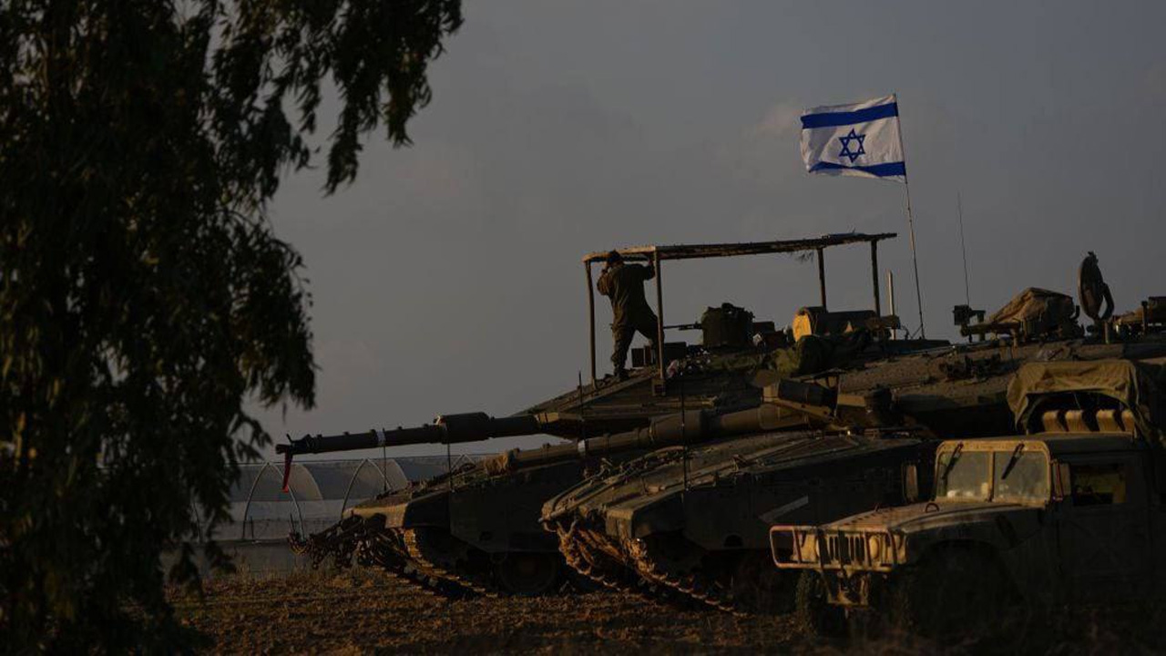 Los tanques israelíes atravesaron las puertas de la base de mantenimiento de la paz de la ONU en el sur del Líbano