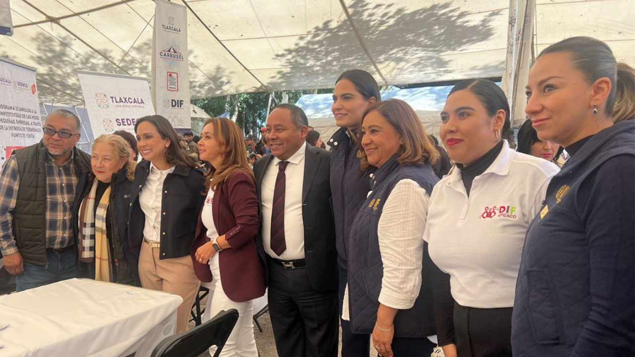 Javier Rivera Bonilla Inaugura el Carrusel de Información y Servicios del SMDIF