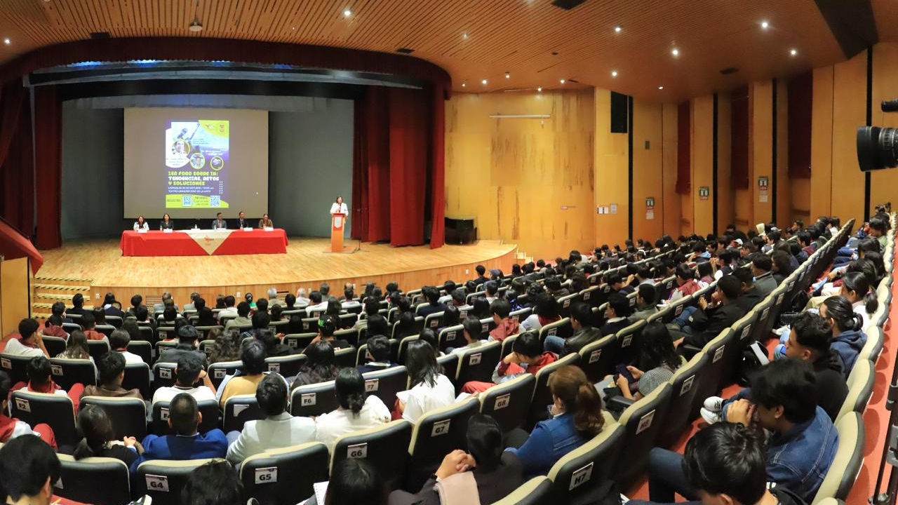 Estudiantes de bachillerato participaron en el “1er. Foro sobre inteligencia artificial” que organizó  Ciencias Básicas UATx