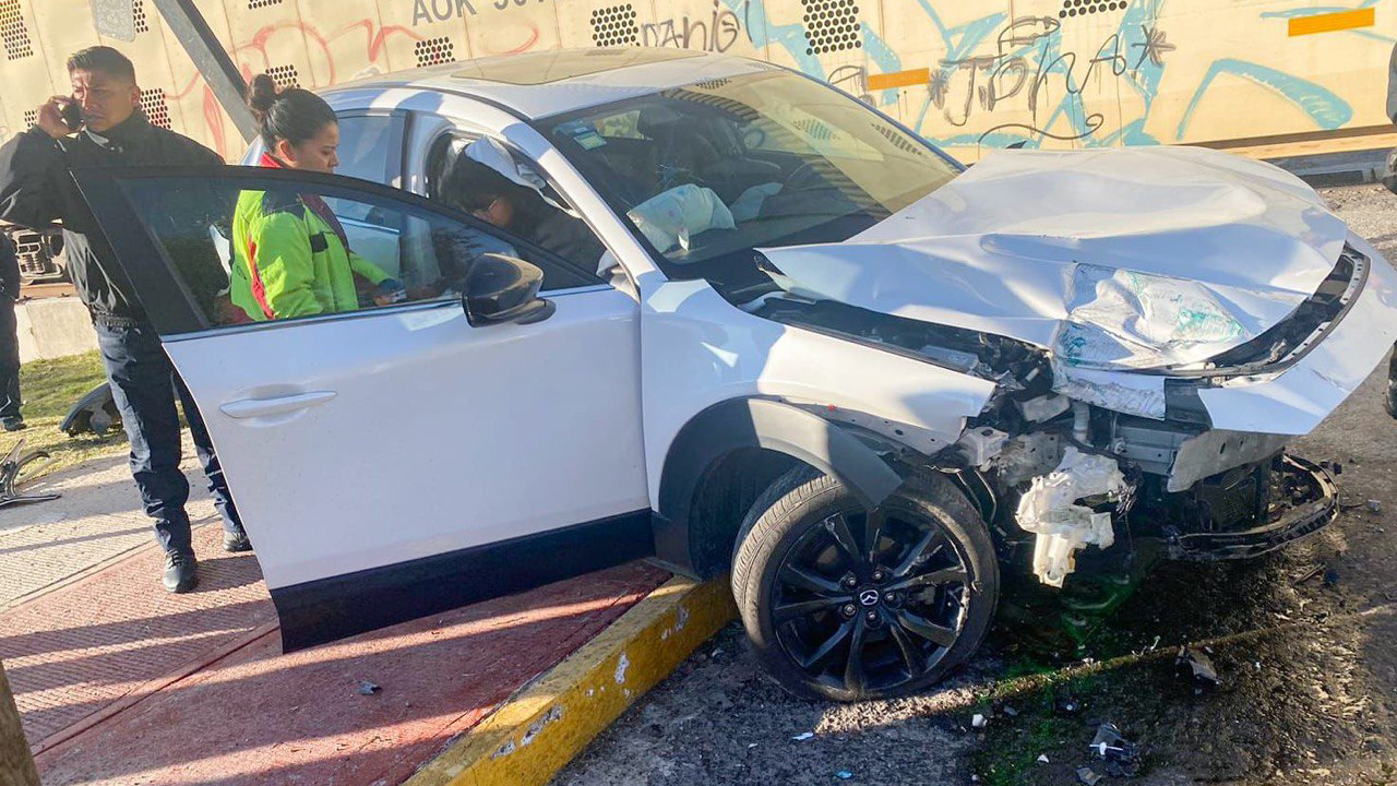 Protección civil de Huamantla atiende a mujer lesionada en accidente vehicular