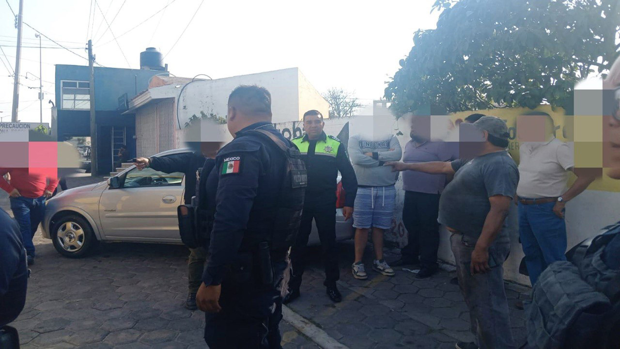 Policía Municipal atiende riña en Zacatelco, para prevenir accidentes.