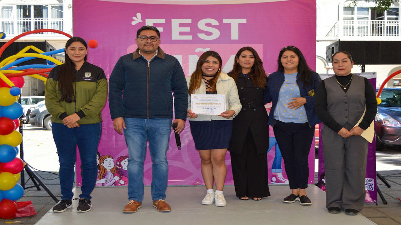 Gran éxito del "1er Niña Fest" en el zócalo municipal de Zacatelco.