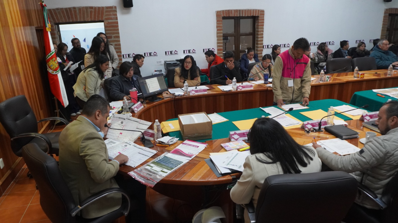 Entrega ITE constancia de mayoría a personas ganadoras de elección en San Lucas Tecopilco y Capulac