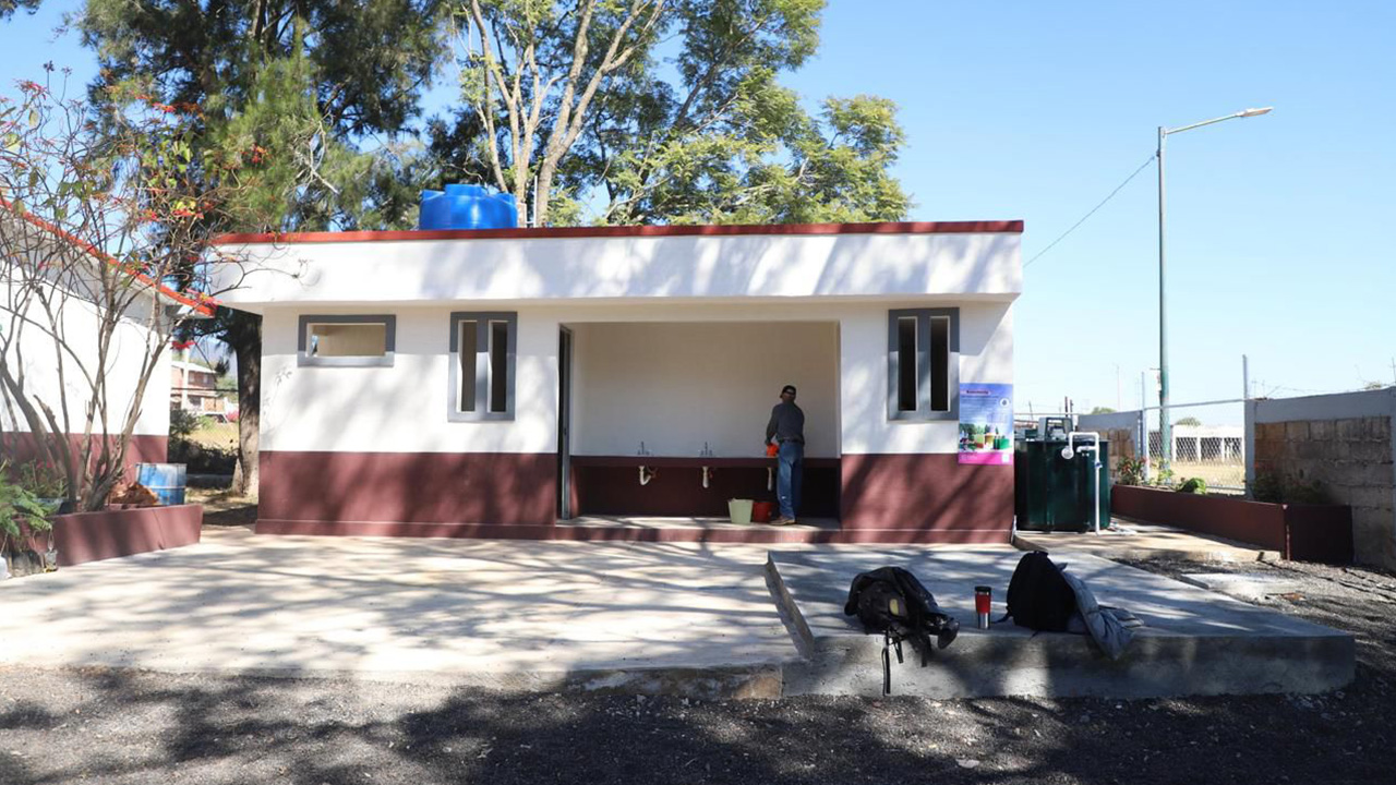 Más de 14 mil estudiantes beneficiados por obras escolares en Morelia: SEE