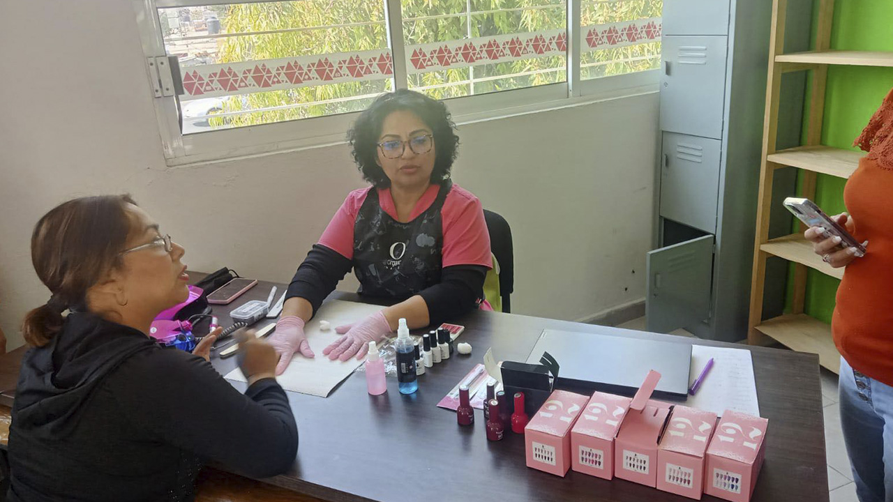 Con Curso de Aplicación de Uñas, Impulsan el Autoempleo y Emprendimiento en Mujeres de Totolac