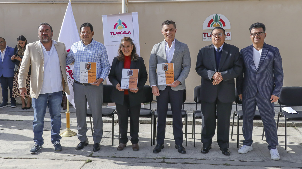 Cumple Alfonso Sánchez compromiso de llevar agua a la Telesecundaria “Desiderio Hernández Xochitiotzin” de Acuitlapilco