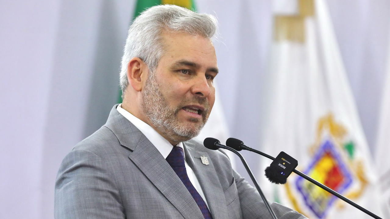 Entra en vigor decreto que prohíbe narcocorridos en eventos públicos: Bedolla