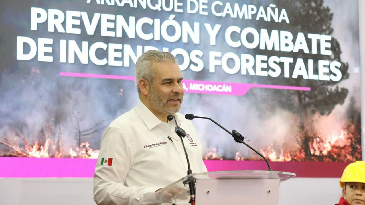 Brigadistas extinguen y controlan 6 incendios forestales en Michoacán
