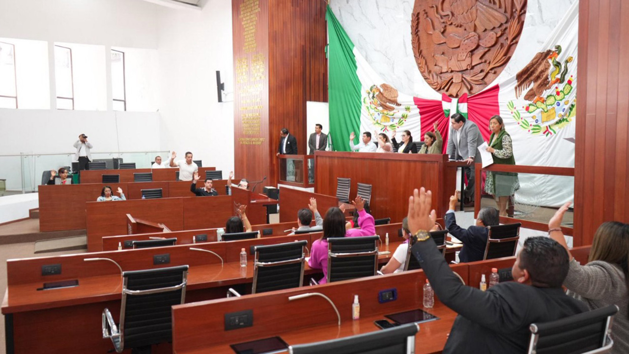 Aprueban distribución de excedentes del primer trimestre a los tres Poderes del Estado
