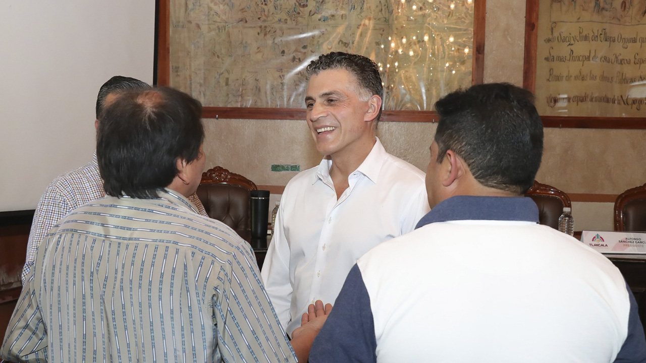 Reafirma Alfonso Sánchez el diálogo con locatarios del Mercado Emilio Sánchez Piedras para impulsar proyecto de renovación