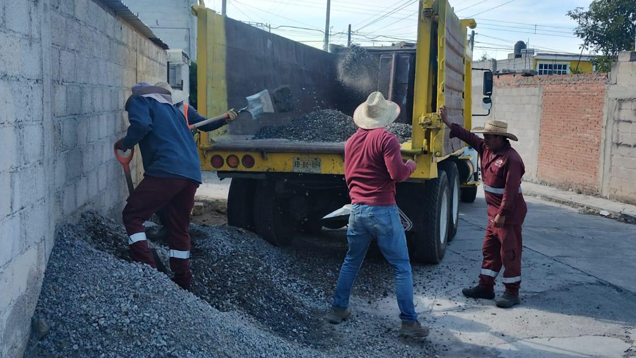 Ixtenco te queremos limpio”: servicios públicos recoge grava, arena y block en segunda jornada de campaña