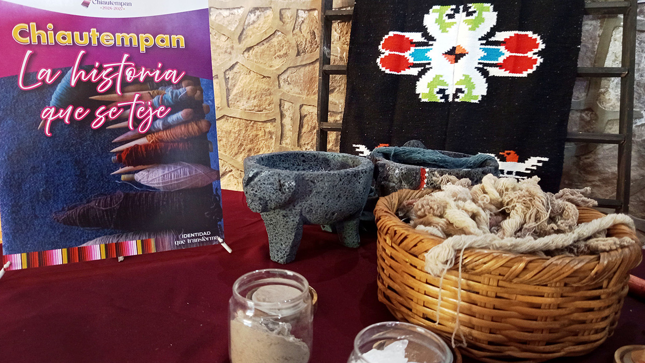Exhiben textiles de Chiautempan en Cacaxtla
