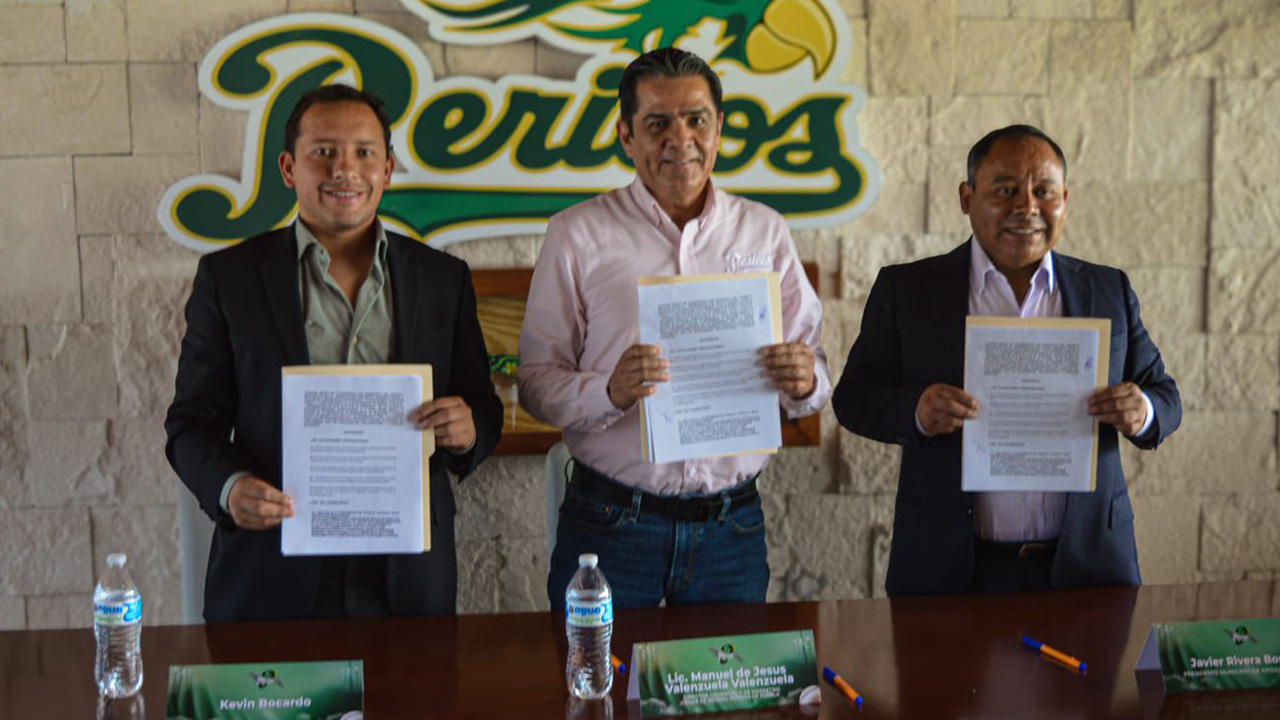 Firma Javier Rivera Bonilla alianza con pericos de puebla para llevar “el rey de los deportes” a las familias Apizaquenses