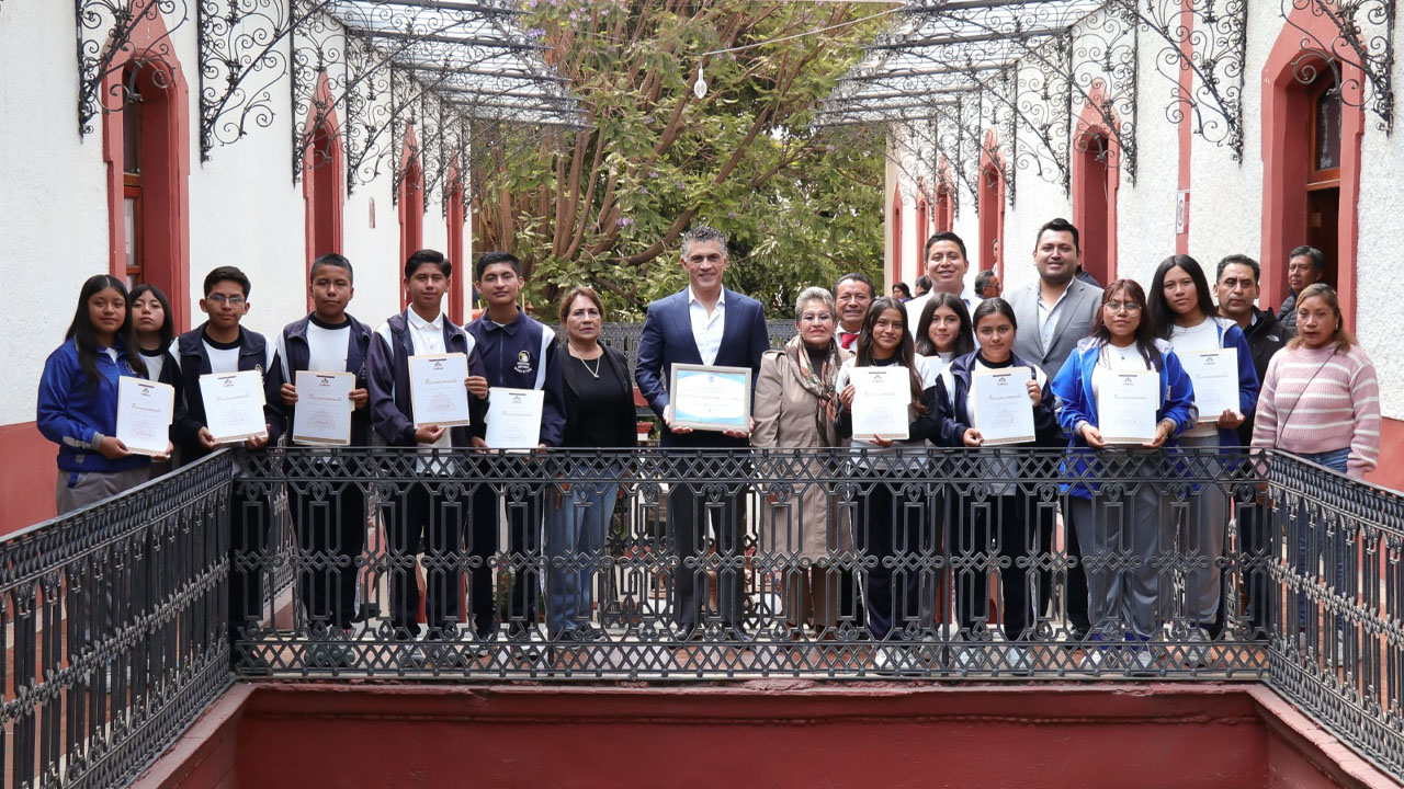 Reconoce presidente Alfonso Sánchez a estudiantes de excelencia de la Telesecundaria “Municipio de Tlaxcala”