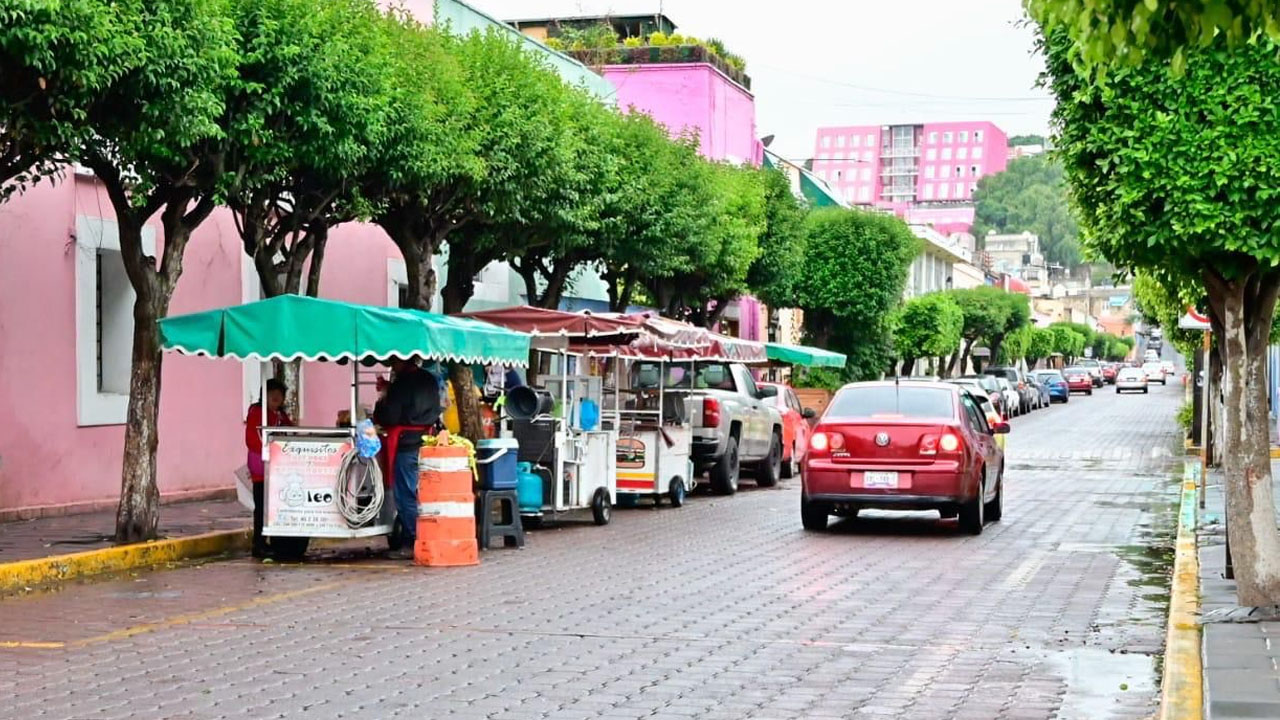 Ayuntamiento de Tlaxcala y comerciantes acuerdan reubicación para liberar zona protegida por la unesco