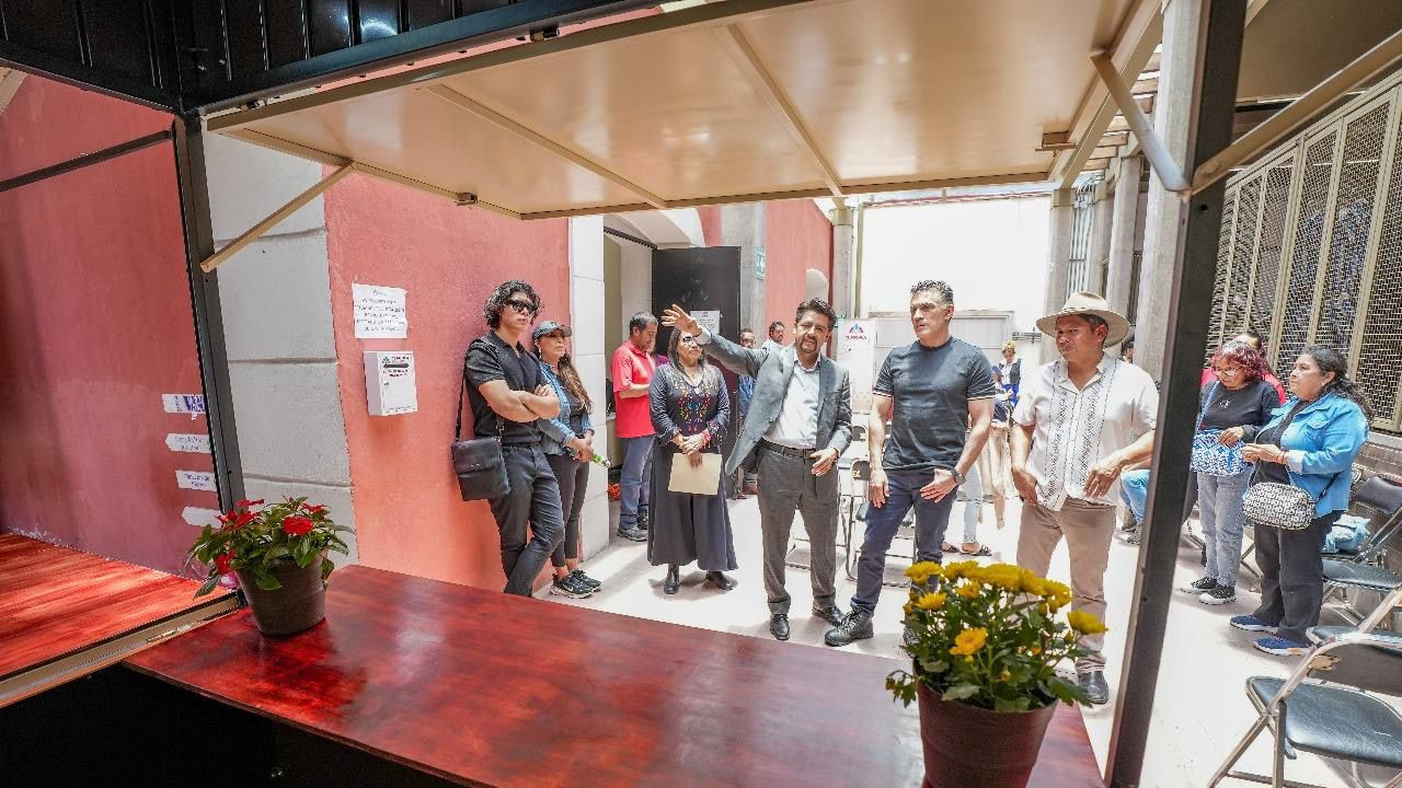 Ya logramos que los artesanos regresen a la plaza Xicohténcatl: Alfonso Sánchez García