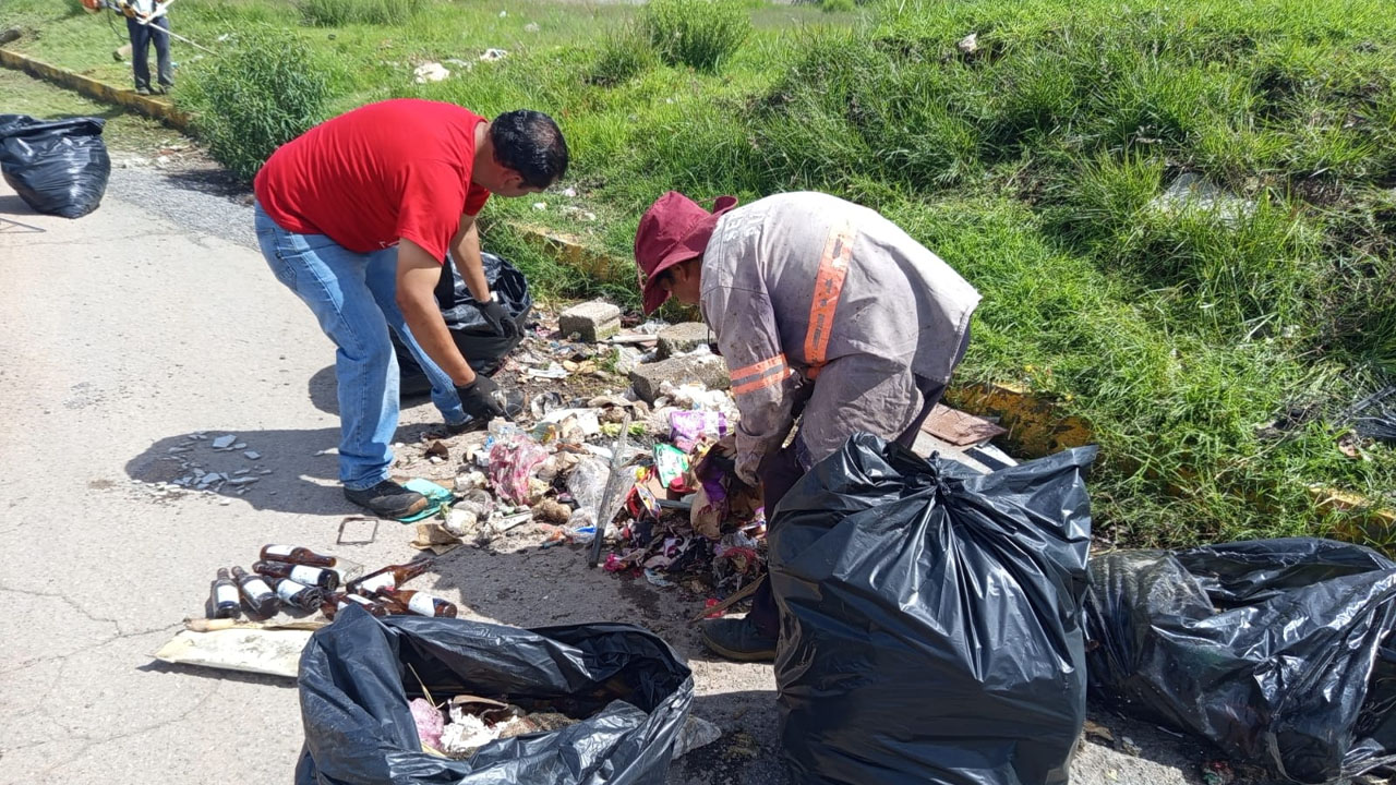Exhorta Ayuntamiento de Chiautempan a evitar tirar basura en la vía pública