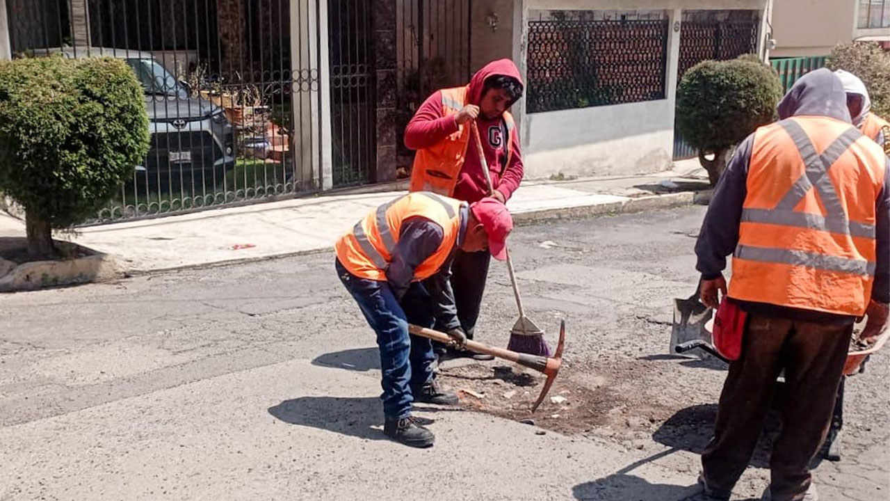 Avanza gobierno de Alfonso Sánchez García en el programa de bacheo ahora con intervención en la joya