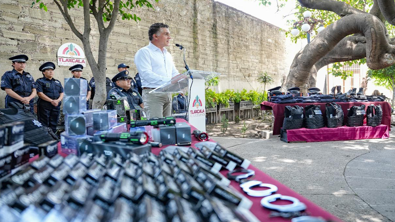 Por primera vez en la historia equipamos al 100% de las y los policías de la capital: Alfonso Sánchez García
