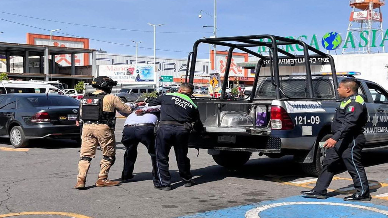 Policía de Chiautempan detiene a hombre por golpear a mujer