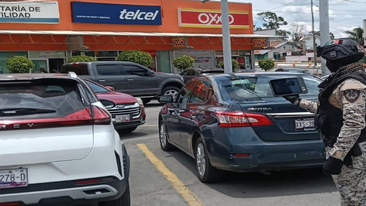 En Chiautempan se implementa operativo para detectar vehículos robados