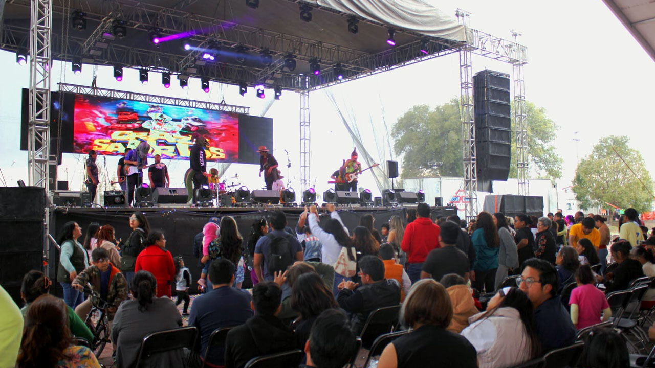 Chiautempan celebra a su niñez y juventud con música y pintacaritas en la Feria del Sarape