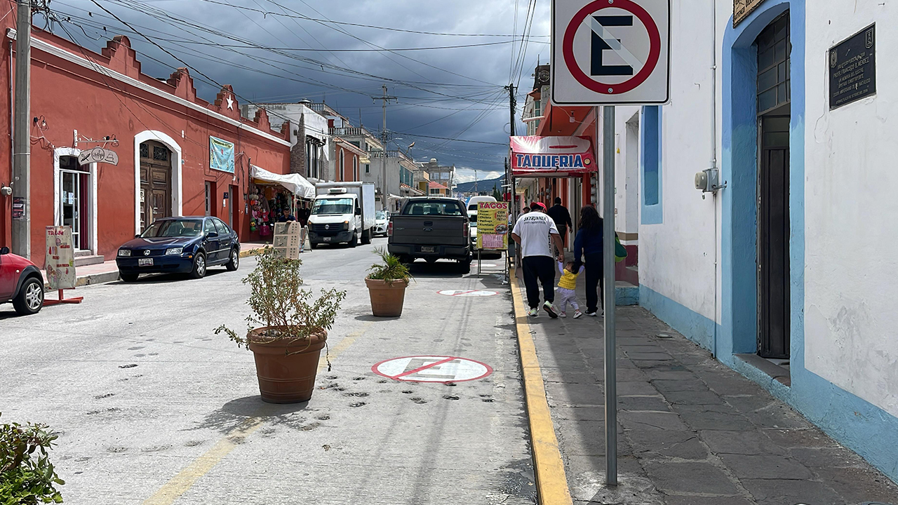 Se colocarán nuevos cajones de estacionamiento en calle Juan Ponce de León a partir del 21 de agosto