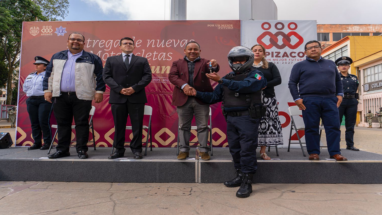 Fortalece Javier Rivera Bonilla la seguridad en Apizaco con ocho nuevas motocicletas para la Policía Municipal
