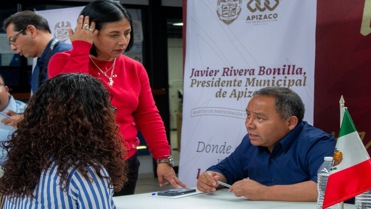 Javier rivera Bonilla continúa atendiendo de frente a la ciudadanía